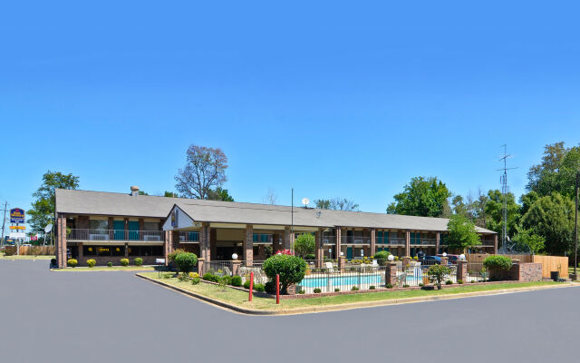 Travelers Inn and Suites