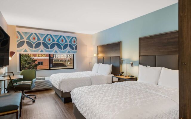 Tru by Hilton Greensboro, NC