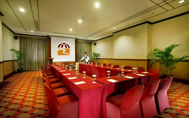 REDTOP Hotel & Convention Center