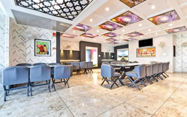 Hotel Shakun Palace