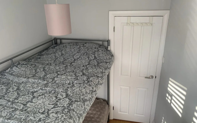 Immaculate 4 Bedroom House, Near Central London