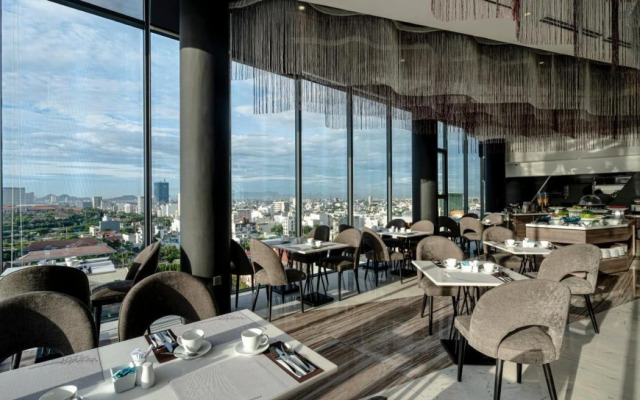 Draco Hotel & Suites