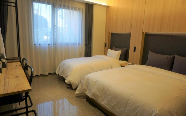 Yeoubi Hotel