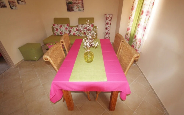 Apartment Rustica With 2 Bedrooms