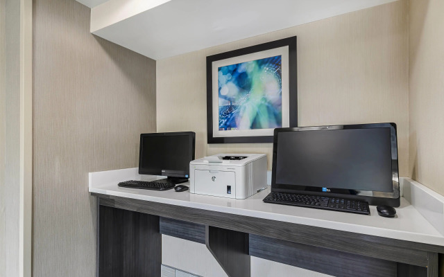 La Quinta Inn & Suites by Wyndham Batavia
