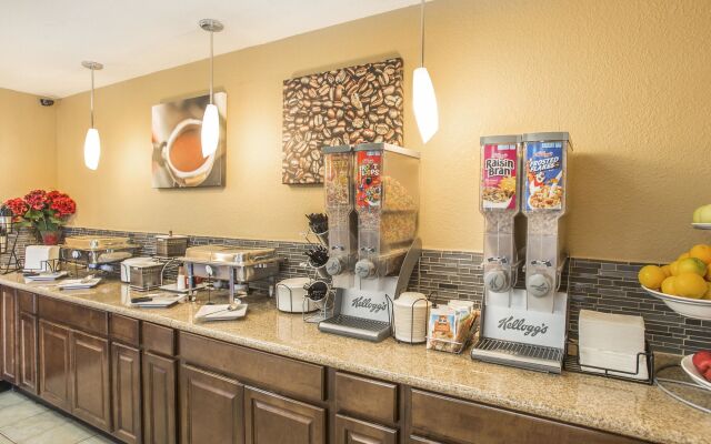 Quality Inn & Suites Denver Stapleton