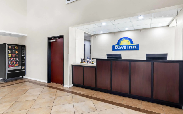 Days Inn by Wyndham Rockdale Texas