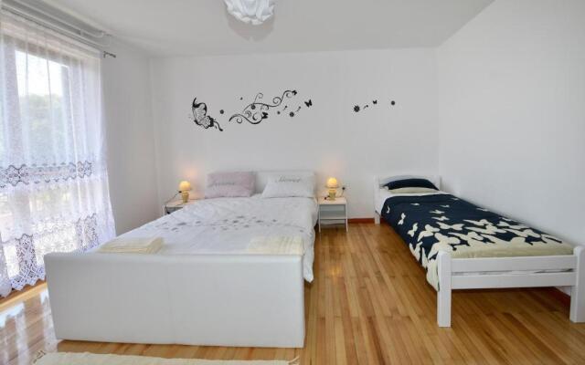 Apartment Kuki (PRC159)