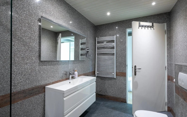 Stone Houses Dingač