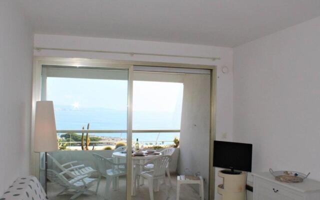 Appartement Villeneuve-Loubet, 1 pièce, 2 personnes - FR-1-252A-8