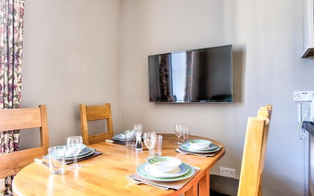Beautifully Presented, Well Located, 2 bed apt