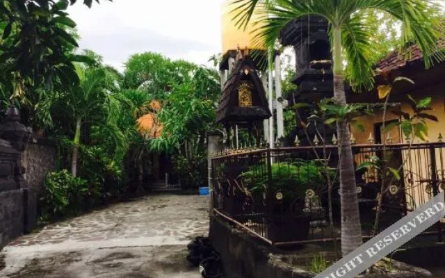 Putu Guest House