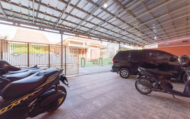 RedDoorz near RS Permata Cirebon