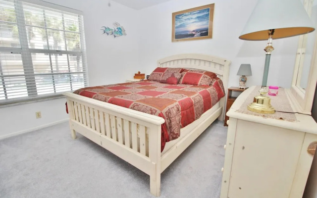 Colony Beach Club 207