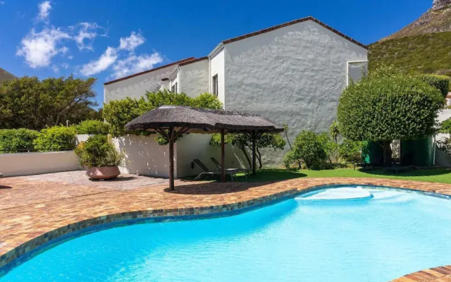 Camps Bay Nest - Townhouse With Ocean Views