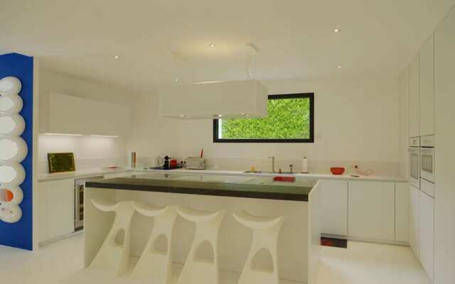 House ZYX