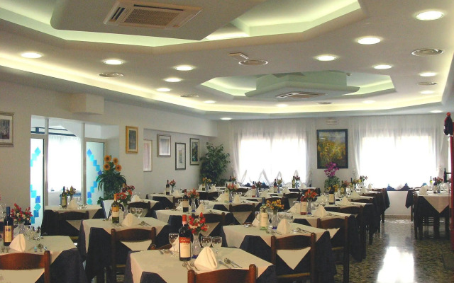 Hotel Trovatore