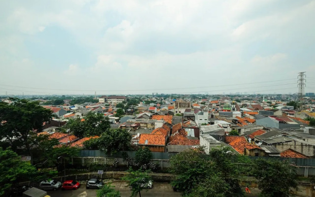 Relax Studio Apartment at Green Palace Kalibata