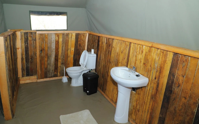 Emunyan Mara Camp