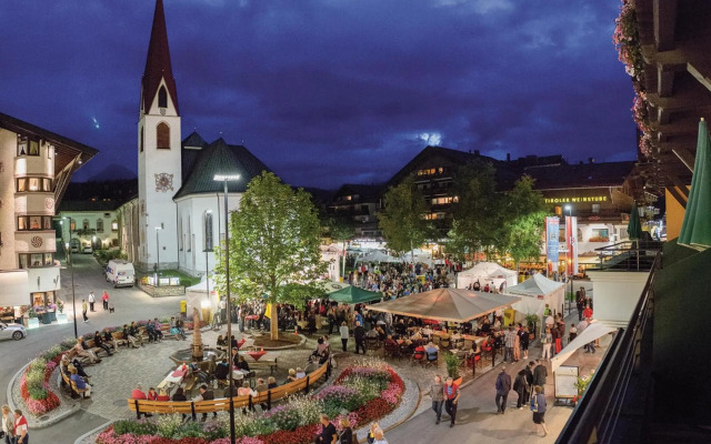 The Seefeld Retreat - Central Family Friendly Apartments - Mountain Views