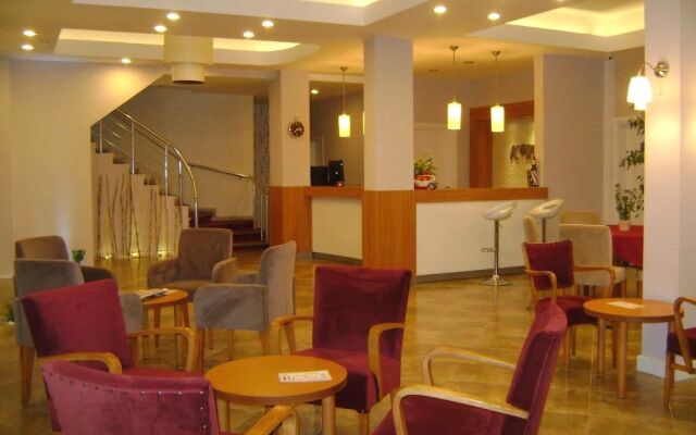 Kyme Otel