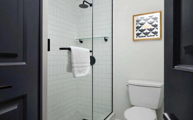 Hotel Phillips Kansas City Curio Collection by Hilton