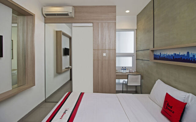RedDoorz Plus @ Setiabudi Eight
