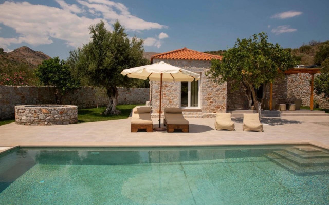 Mani Luxury Villa with Private Pool