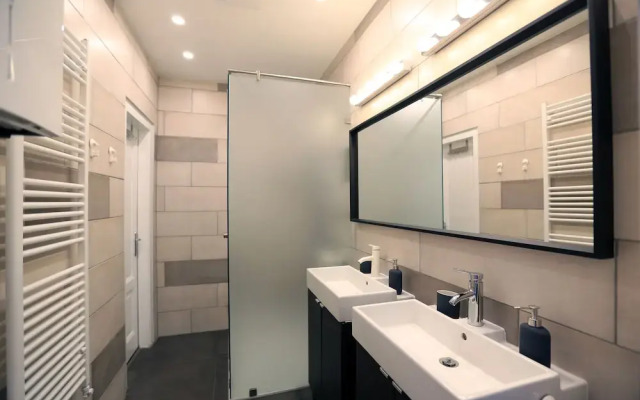 Paulay Central Top Suite