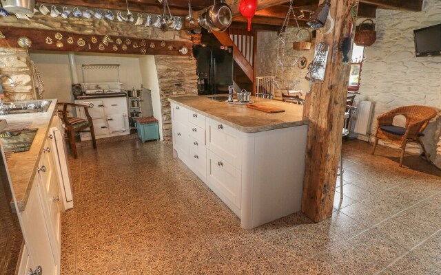 Gwryd Bach Farmhouse