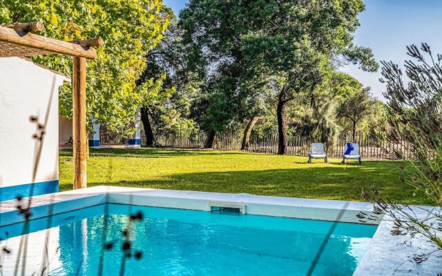 Beautiful Home in Grândola With Wifi and 4 Bedrooms