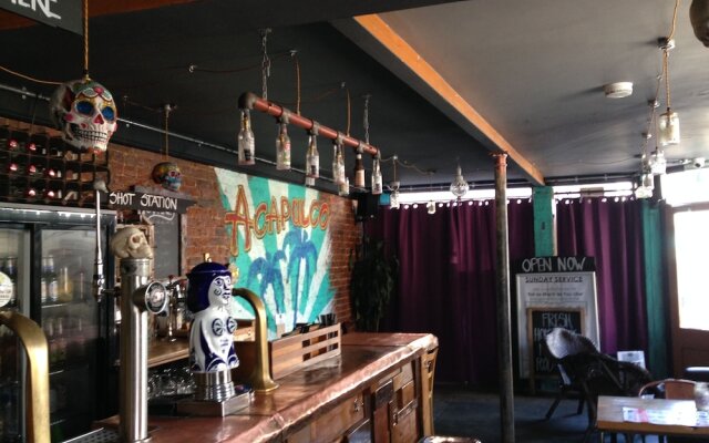 Acapulco Rooms