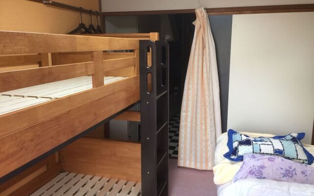 Backpackers DORMS MIWA - Hostel