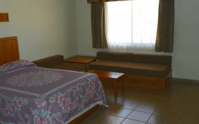 Hotel Maria Luisa Inn & Suites