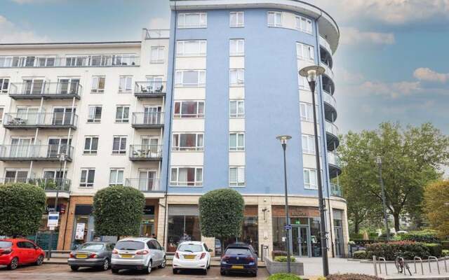 Excellent 2-bed Apartment in Colindale, London