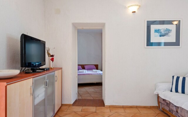 Snug Apartment in Pu?iš?a Near the Beach