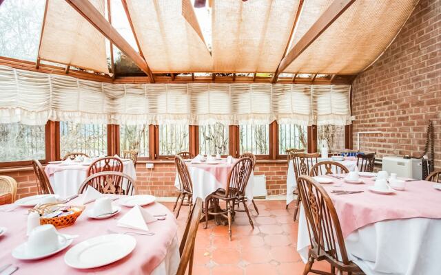 The Rowers Hotel by OYO
