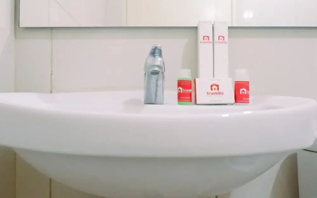 Studio Apartment Connected to Mall at Supermall Mansion