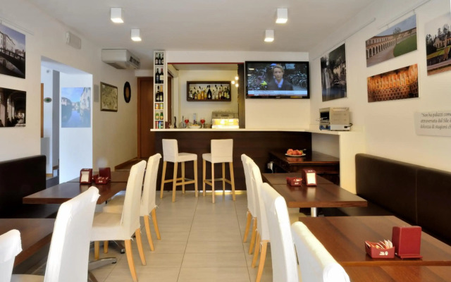 Hotel Mezzaluna