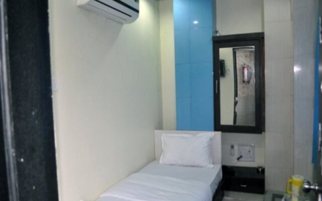 OYO 36061 Om Residency