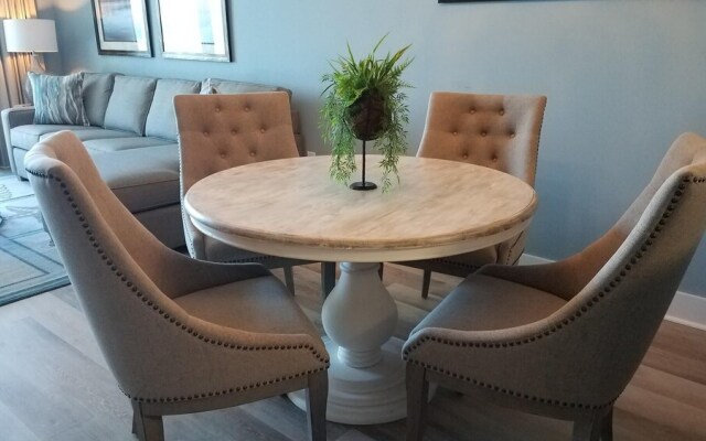 Waterscape 1 Bedroom Apartment by BnD