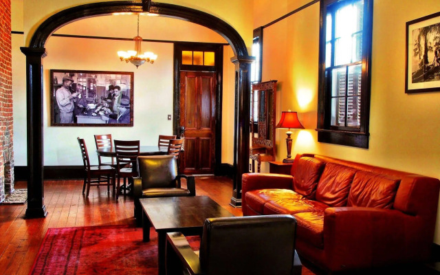 Royal Street Inn and R Bar
