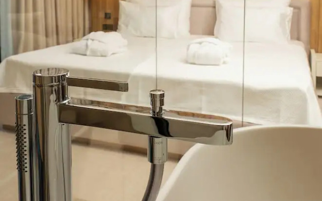 Premier Lounge Hotel