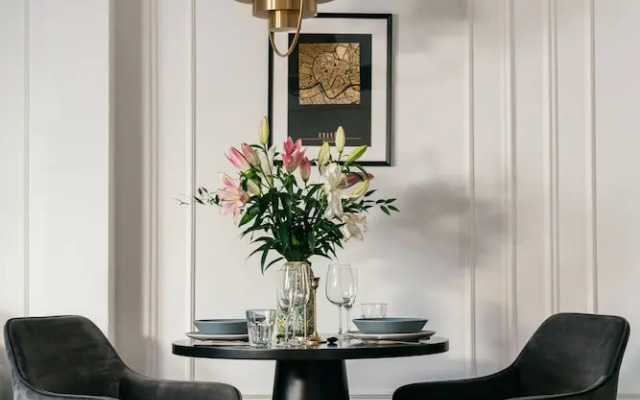 Central Palace - LoftAffair Collection