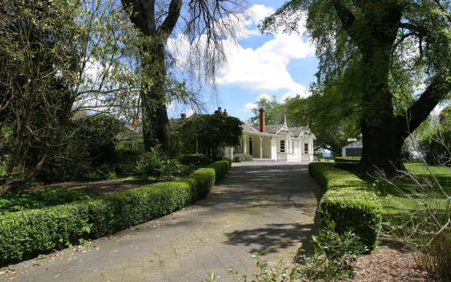 Oak Lane Lodge