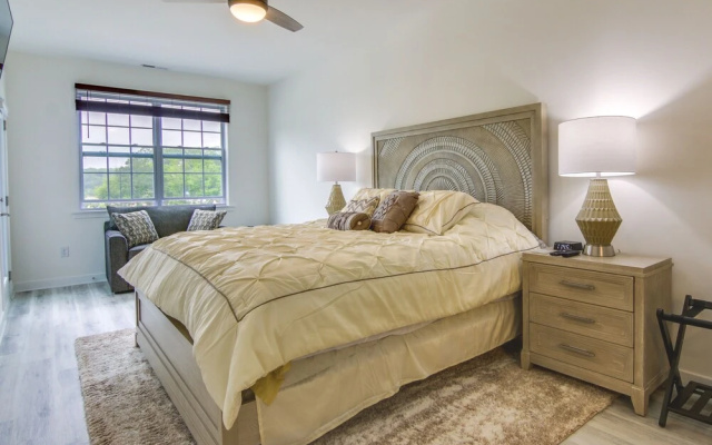 Creek Access & Balcony: Lewes Home Near Beaches