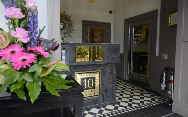 Number 10 Hotel
