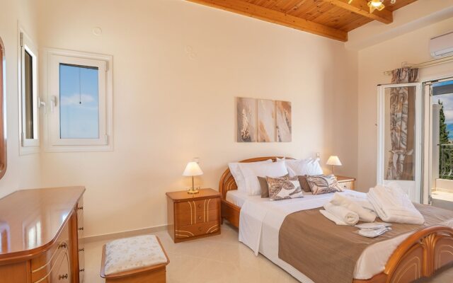 Luxury Villa Irene Metaxata