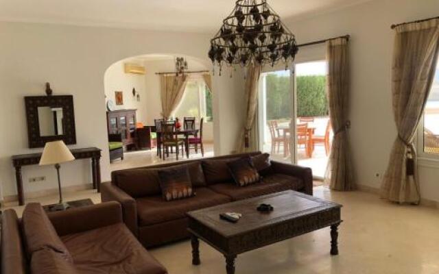 3 Bed Rooms Villa In El Gouna