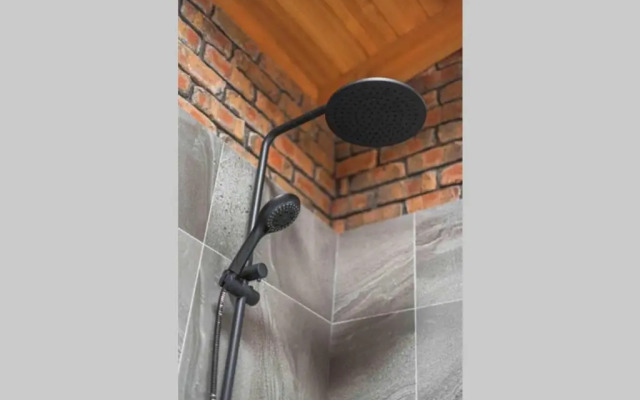 Black Pearl ~ Industrial-Chic in Silver Sands
